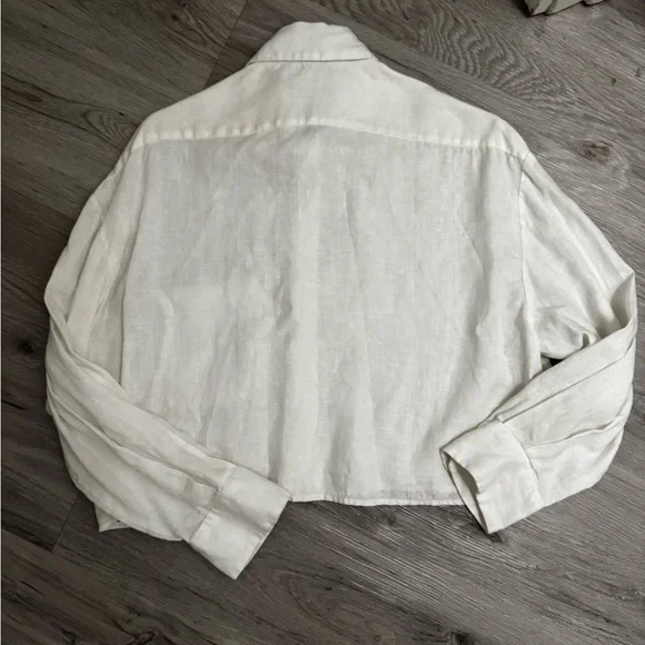 Zara Linen Cropped Button Down - Picture 3 of 3